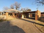 4 Bed Onverwacht Property To Rent