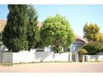 2 Bed Sunninghill Property For Sale