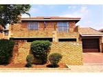3 Bed Honeydew House To Rent