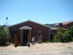 3 Bed Fraaiuitsig House To Rent
