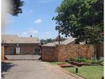 2 Bed Weltevreden Park Apartment To Rent