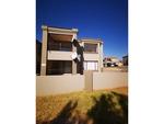 2 Bed Ruimsig Apartment To Rent