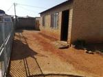 2 Bed Etwatwa House For Sale