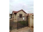 3 Bed Roodekop House For Sale