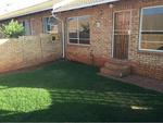 2 Bed Noordheuwel Property To Rent