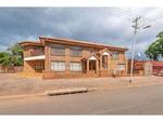 8 Bed Laudium House For Sale