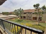 2 Bed Silver Lakes Apartment For Sale