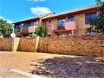 2 Bed Zwartkop Apartment To Rent