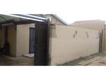 3 Bed Chiawelo House For Sale