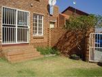 2 Bed Rooihuiskraal Apartment To Rent