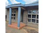 Ooseinde Commercial Property To Rent