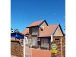 3 Bed Suiderberg House For Sale