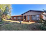5 Bed Rensburg House For Sale