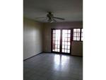 2 Bed Meerensee Apartment To Rent