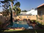4 Bed Sundowner House To Rent