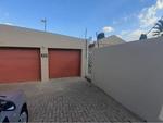 3 Bed Bromhof House To Rent