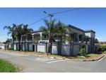 21 Bed Maraisburg Commercial Property For Sale