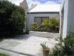 2 Bed Gordon's Bay Central House To Rent
