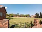 2 Bed Mnandi Farm To Rent
