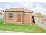 3 Bed Olievenhoutbos House To Rent