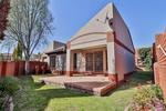 2 Bed Townhouse in Rietvlei Heights Country Estate
