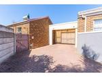 2 Bed Vredekloof Heights Property For Sale