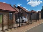 2 Bed Olievenhoutbos House For Sale