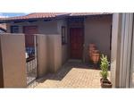 2 Bed Weltevreden Park Property To Rent