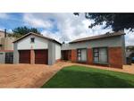 3 Bed Newmark Estate House For Sale