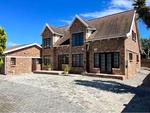 10 Bed Summerstrand House For Sale