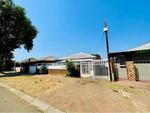 2 Bed Rosettenville House To Rent