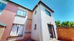 3 Bed Townhouse in Andeon AH