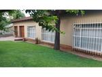 3 Bed Clubview House To Rent