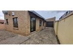 2 Bed Roodekop House For Sale