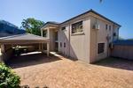6 Bed House in Blythedale Beach